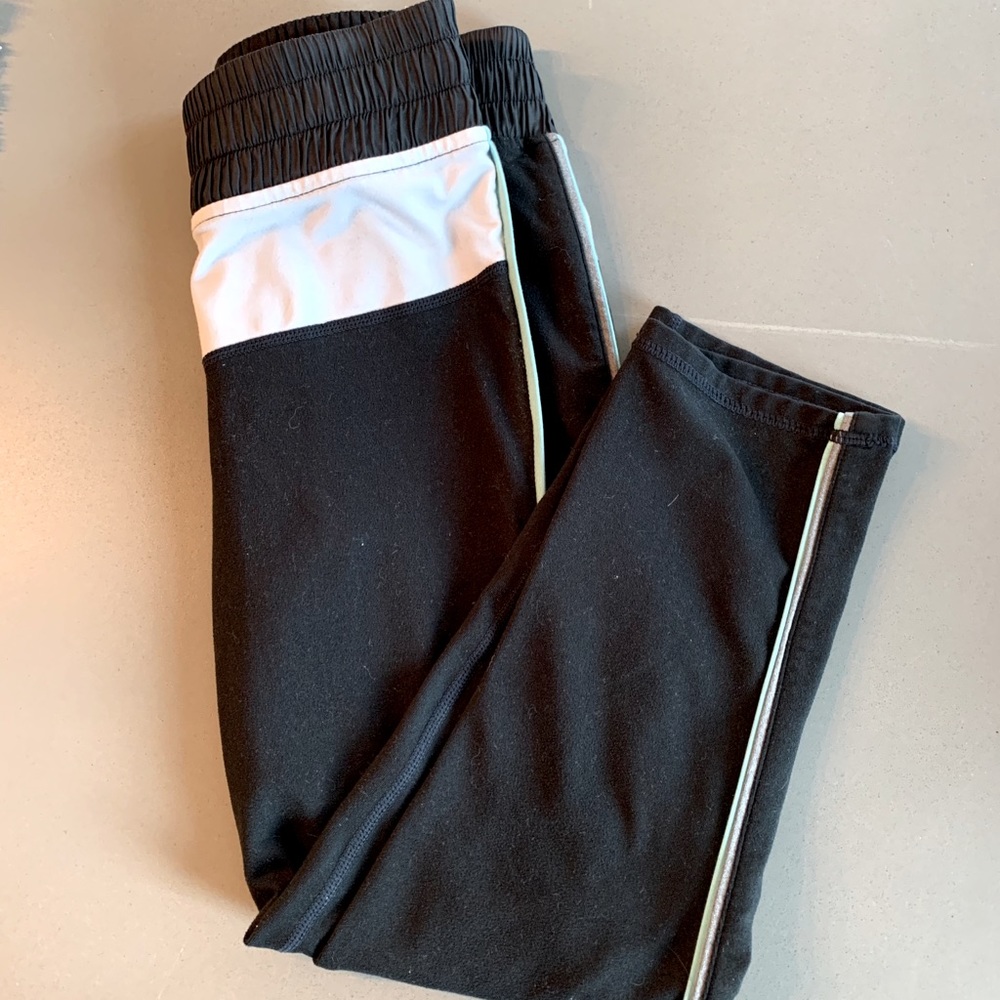 Fabletics crop leggings